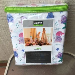 NWOT MI ZONE TWIN SHEET SET
